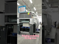 El proceso de taller de las impresiones de embalaje personalizado tomadas de la fábrica