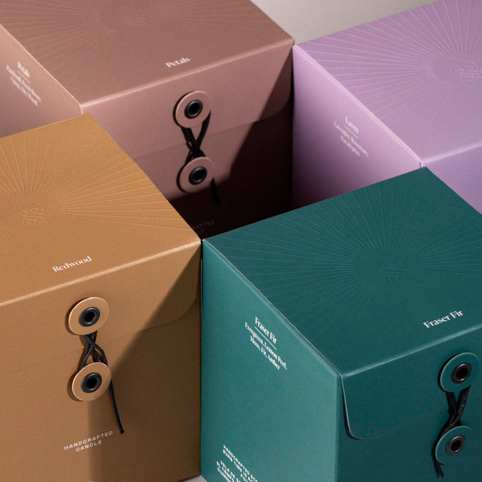 La caja de regalo rígida elegante de la venta al por menor de la vela colorea el embalaje de los ojeteador