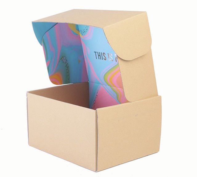 Cajas de cartón ondulado con diseño de impresión de doble cara para el envío