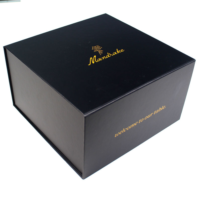 Caja de regalo de belleza plegable de aceite esencial en negro con cartón rígido y tamaño personalizado
