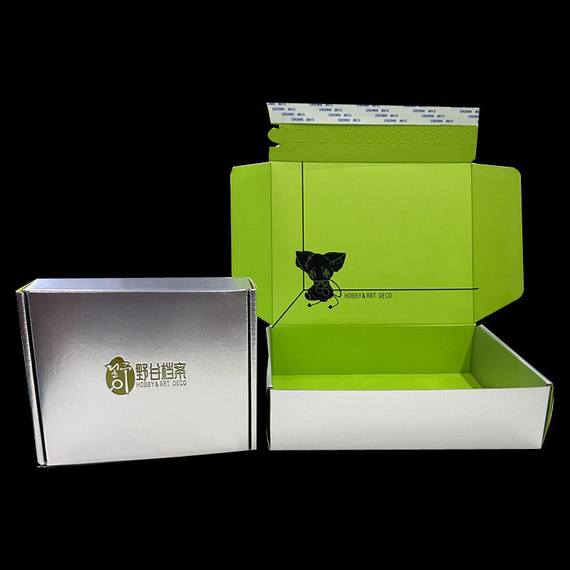 Caja de envío corrugada impresa con tapa de cinta adhesiva para la entrega de productos en la tienda en línea