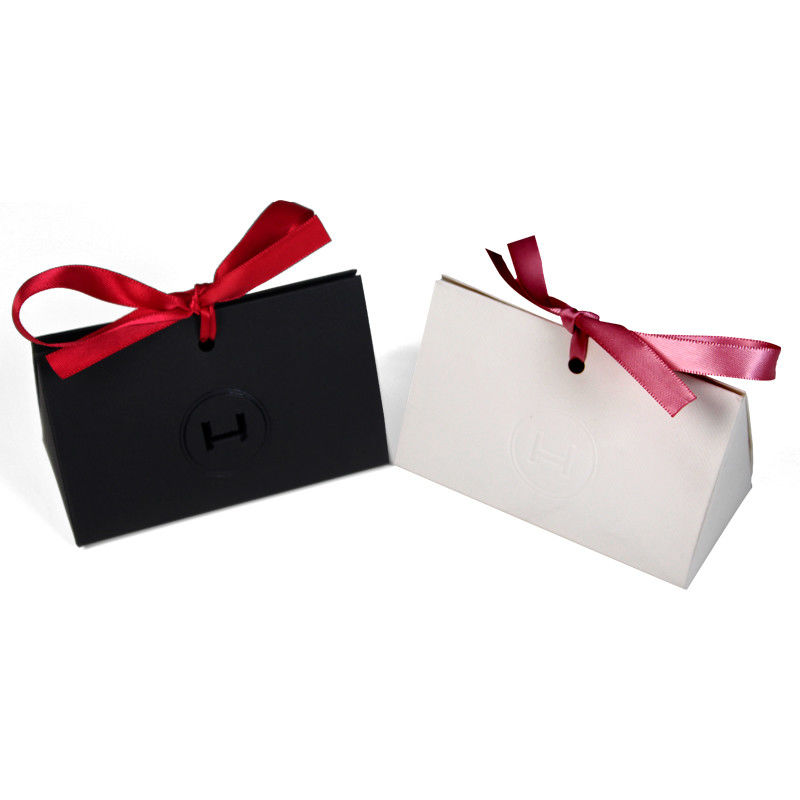 Bolso de papel de textura personalizada de tamaño pequeño para el embalaje de bodas y festivales regalo