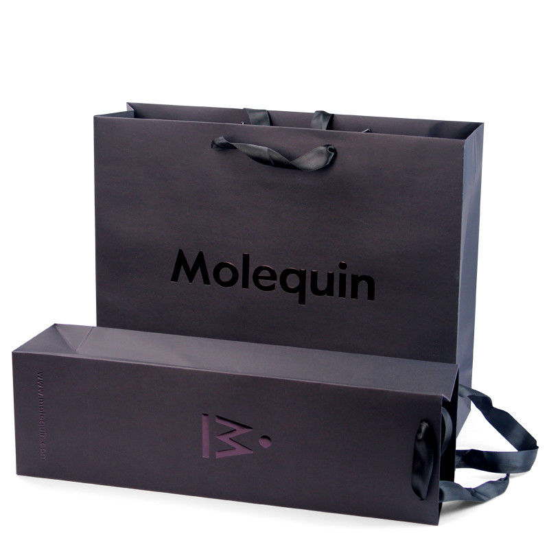 Bolsas de compras de papel negro personalizadas con mangos de cinta Diseño de caja de embalaje de producto elegante