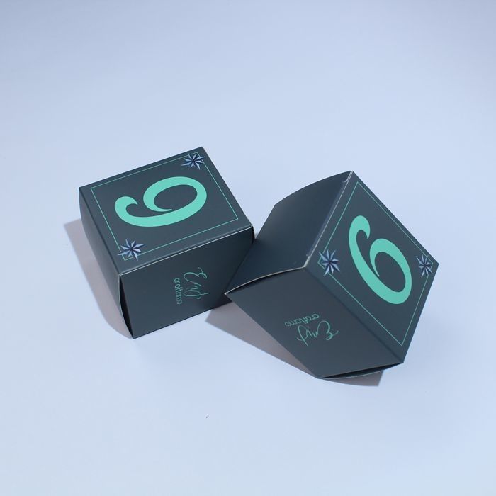 Cajas impresas personalizadas adecuadas para la Navidad Caja de misterio personalizada para el cuidado de la piel moda de diseño