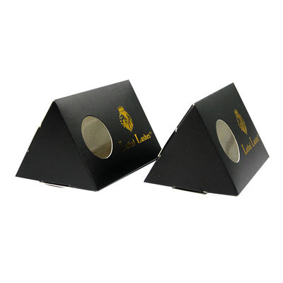 Caja de embalaje triangular negra con ventana transparente