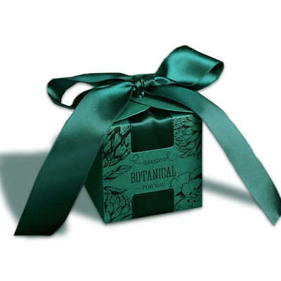 Caja de Forest Green Small Ring Gift con la cinta
